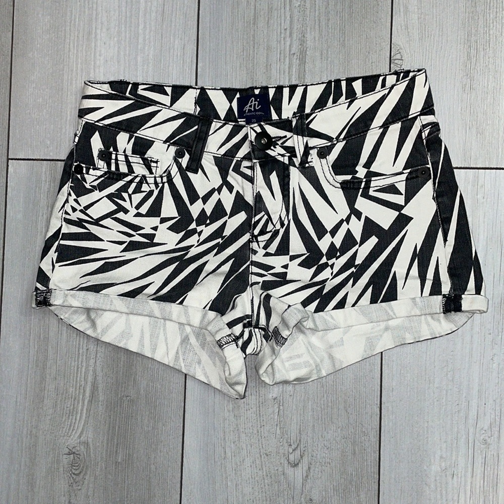 AI authentic icon black and white geometric funky retro pattern jean shorts 25
